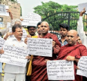Ấn Độ: Nhà Sư Phật Giáo Tuyệt Thực Phản Đối Trung Tâm Film Nagar Ở Thotlakonda