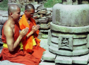 Ấn Độ: Tăng Ni và Phật tử trì tụng Thánh điển tại Bồ Đề Đạo Tràng