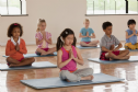 Có nên cho trẻ tập yoga?