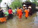 Phật giáo chung tay cứu trợ nạn nhân lũ lụt Sri Lanka