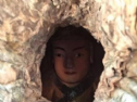 Trung Hoa: Tìm thấy tượng phật 1000 năm tuổi trong thân cây khô