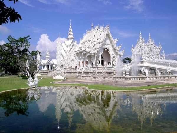 Ngôi đền Wat Rong Khung – Chiang Rai, Thái Lan