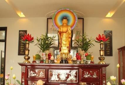 bàn thờ Phật