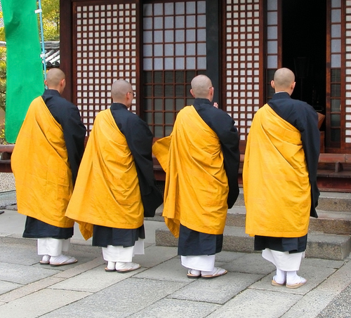 bai 56-6-Sự phát triển của y áo Phật giáo