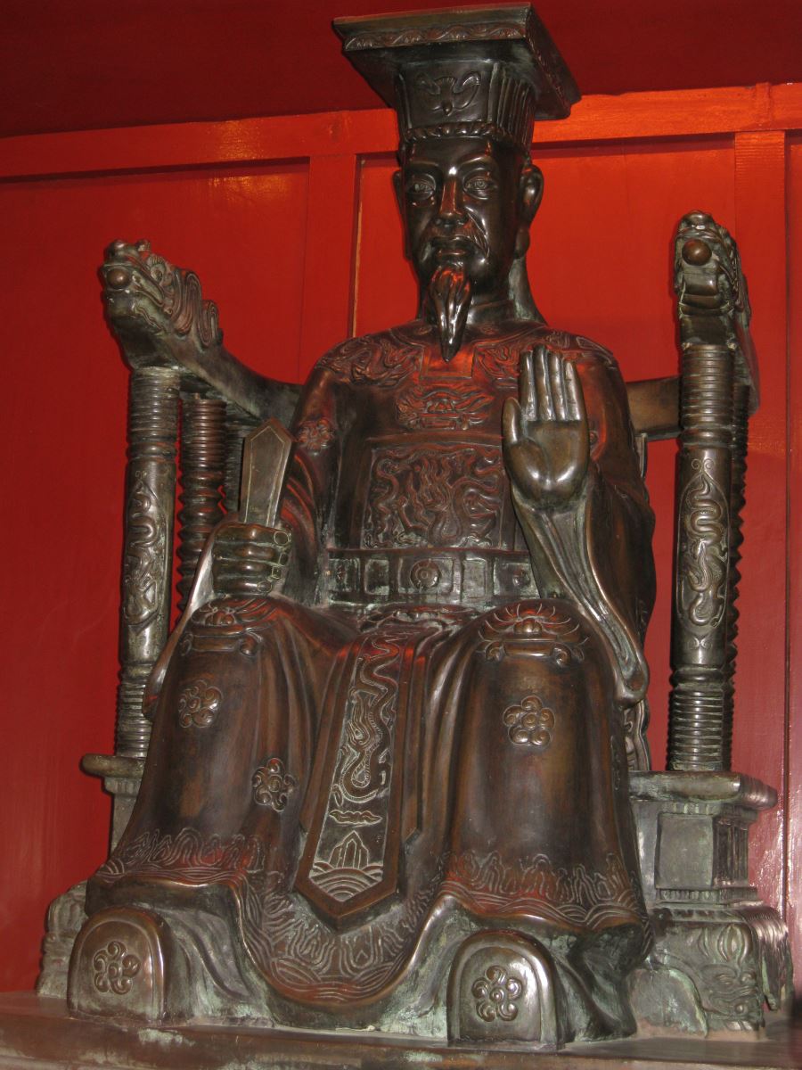Tượng Lý Thánh Tông tại Văn miếu-Quốc tử giám. 