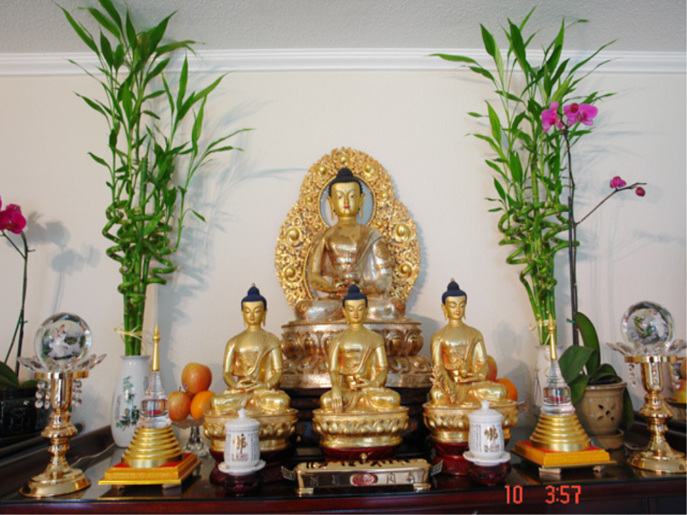 Ý nghĩa Ly nước trên bàn thờ Phật - Bồ tát | Chùa A Di Đà
