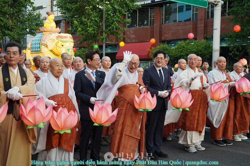 Hàn Quốc: Chiêm ngưỡng 100.000 Hoa đăng Ngũ sắc vào Ngày Quốc tế lễ Vesak PL 2567, DL 2023