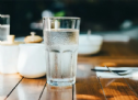 Lượng nước cần uống mỗi ngày để giảm nguy cơ đột quỵ