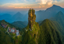 Trung Hoa: 2 ngôi chùa cổ vờn mây trên đỉnh núi cổ
