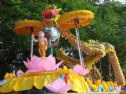 Truyền thống xe hoa rước Phật trong lễ Phật đản có từ thời nào ?