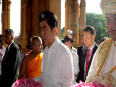 Thủ tướng Nhật Bản viếng chùa ở Sri Lanka