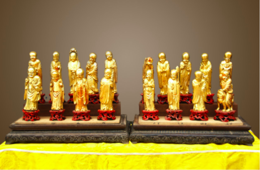 Bộ tượng Thập bát A La Hán bằng tre thếp vàng (Kỷ lục Việt Nam năm 2008).