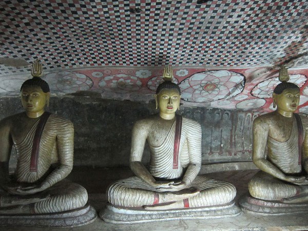 Huyền bí hang phật Dambulla – Sri Lanka 3