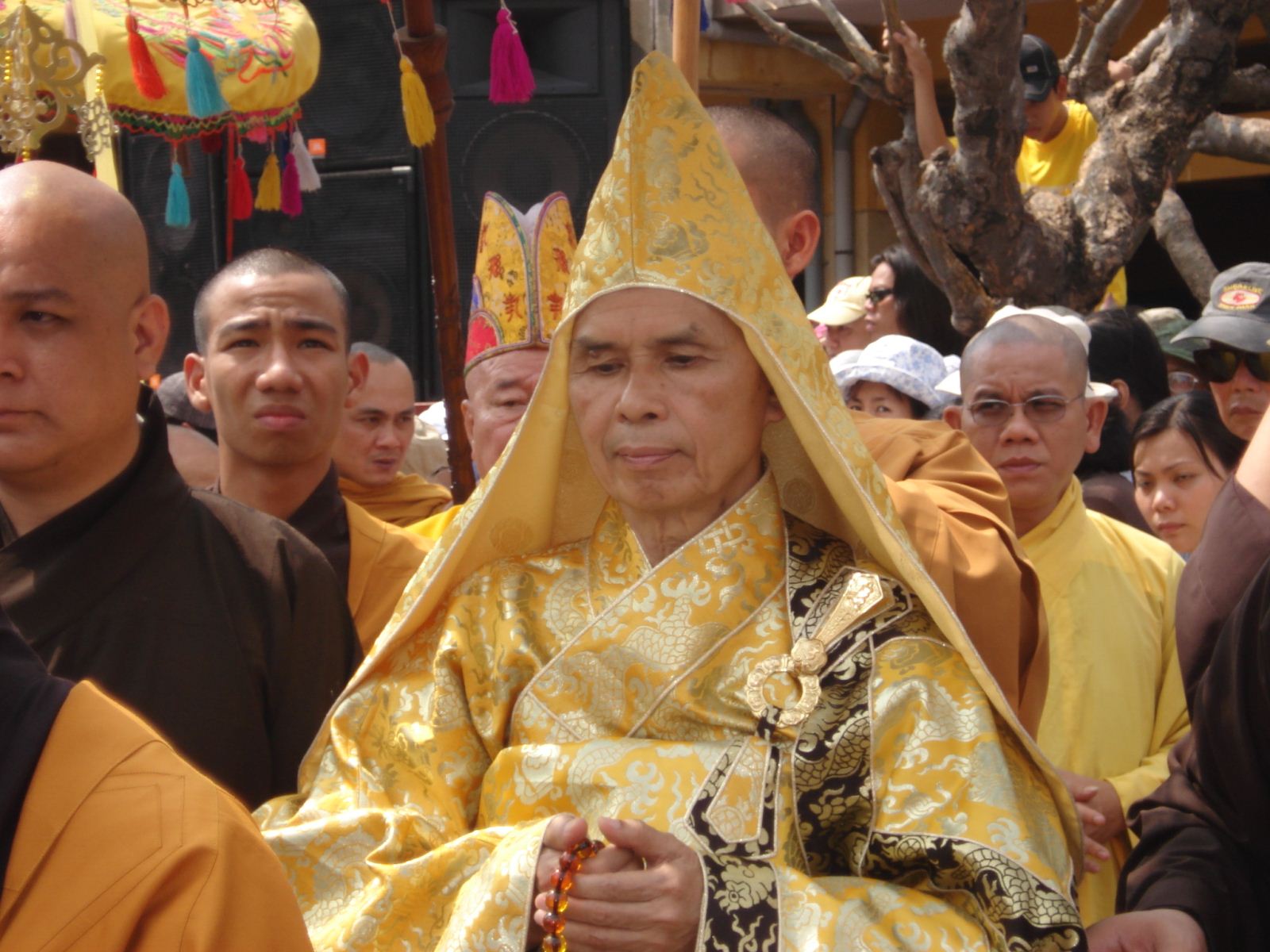 Thiền sư Thích Nhất Hạnh cầu siêu tại TP Sài gòn