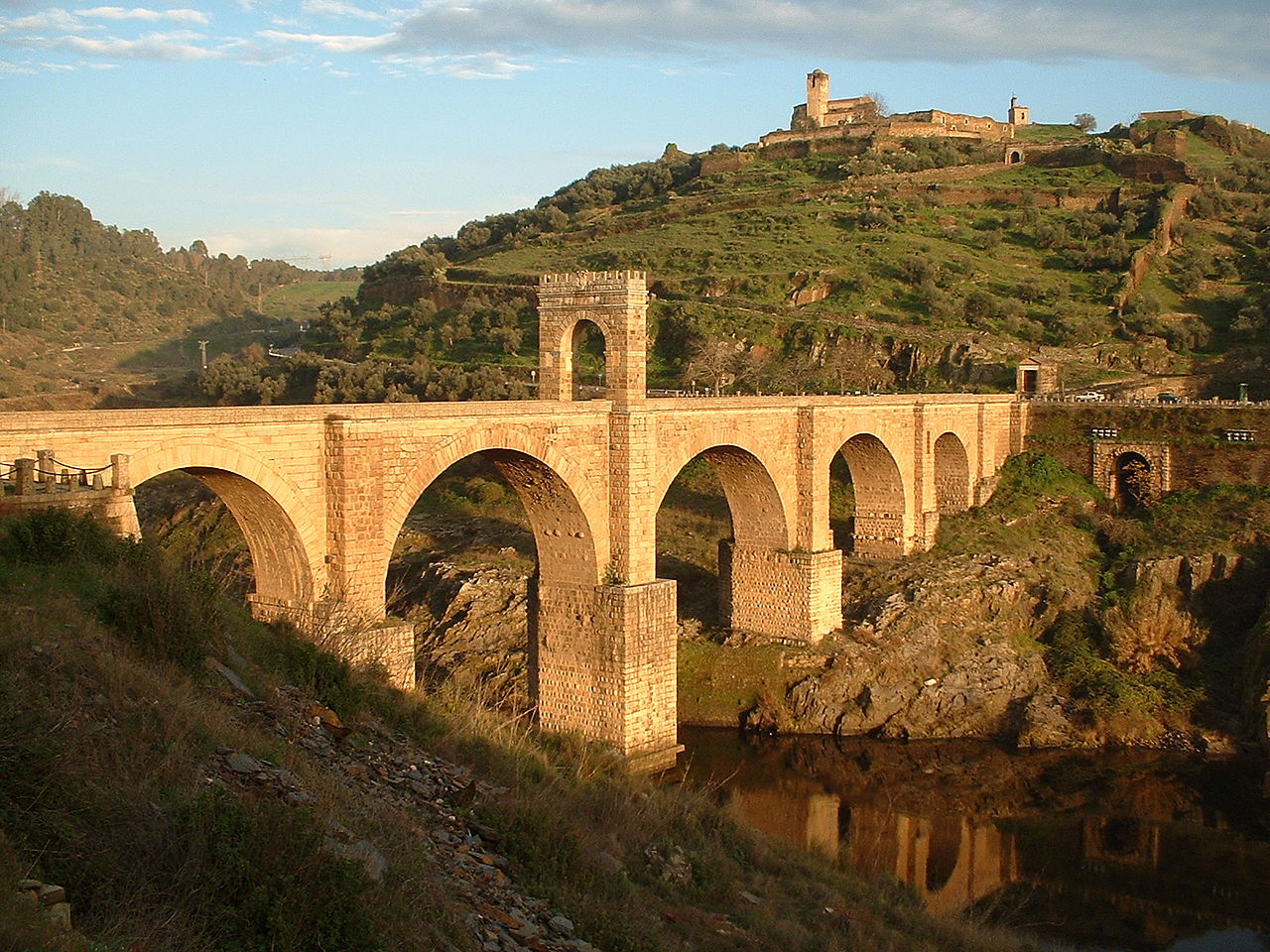 H.3 Cầu Alcantara (Tây Ban Nha, đầu thế kỷ thứ II)