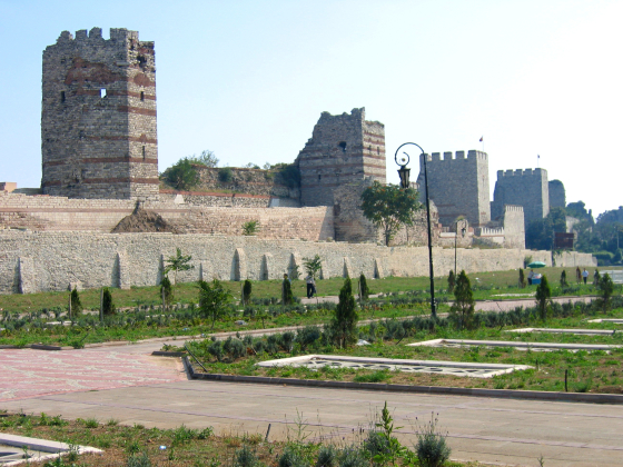 H.4- Tường thành La-mã tại Constantinople thế kỷ thứ IV)