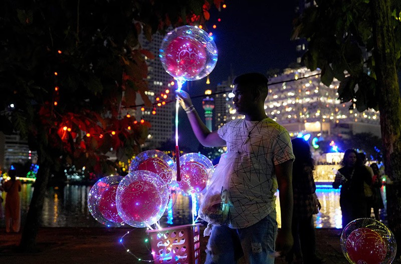 Chùm ảnh: Thế giới đón mừng Đại lễ Vesak 2025 linh thiêng-10