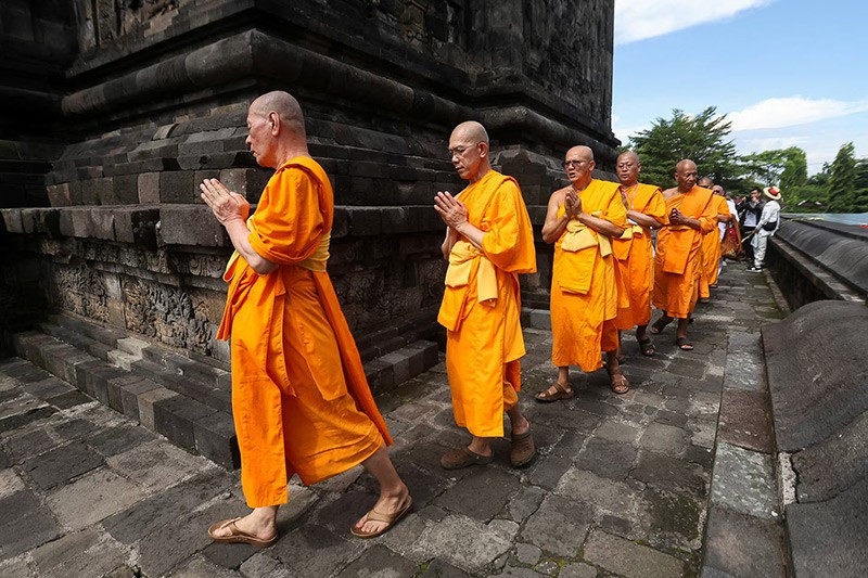 Chùm ảnh: Thế giới đón mừng Đại lễ Vesak 2025 linh thiêng-14