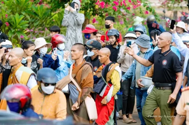 Phản biện bài viết “CÙNG HỌC THEO HÀNH GIẢ MINH TUỆ”  (Lê Anh Tú)