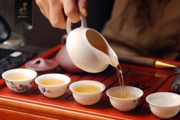 Đời người như chén trà