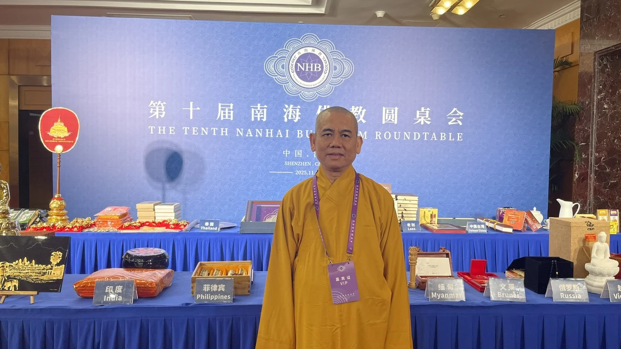 Bài tham luận "Giáo Dục Hoằng Pháp" tại Hội nghị Bàn tròn Phật giáo Nam Hải lần thứ X-16