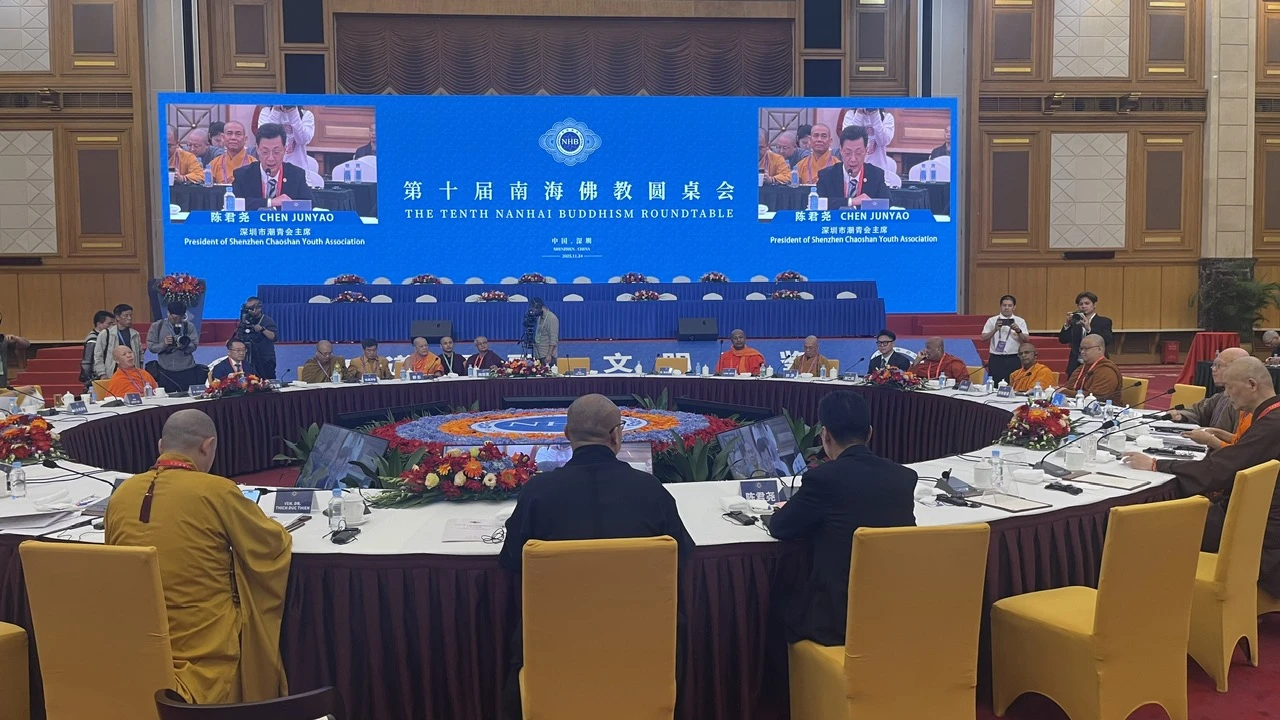 Bài tham luận "Giáo Dục Hoằng Pháp" tại Hội nghị Bàn tròn Phật giáo Nam Hải lần thứ X-20