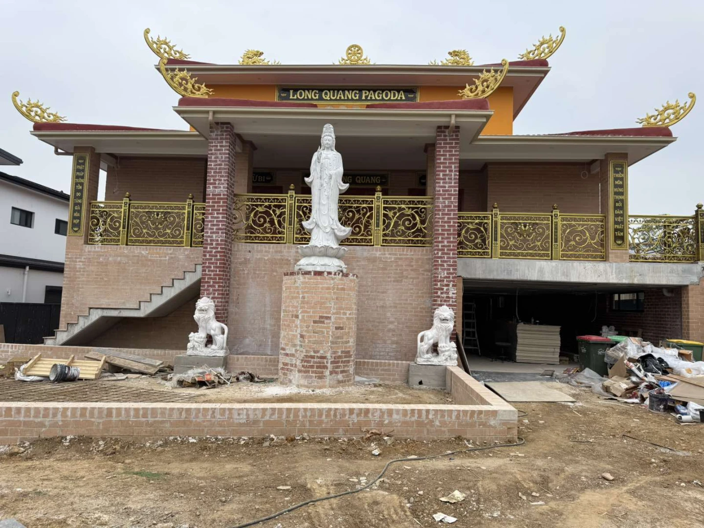 LONG QUANG GIỮA TRỜI NAM BÁN CẦU-10