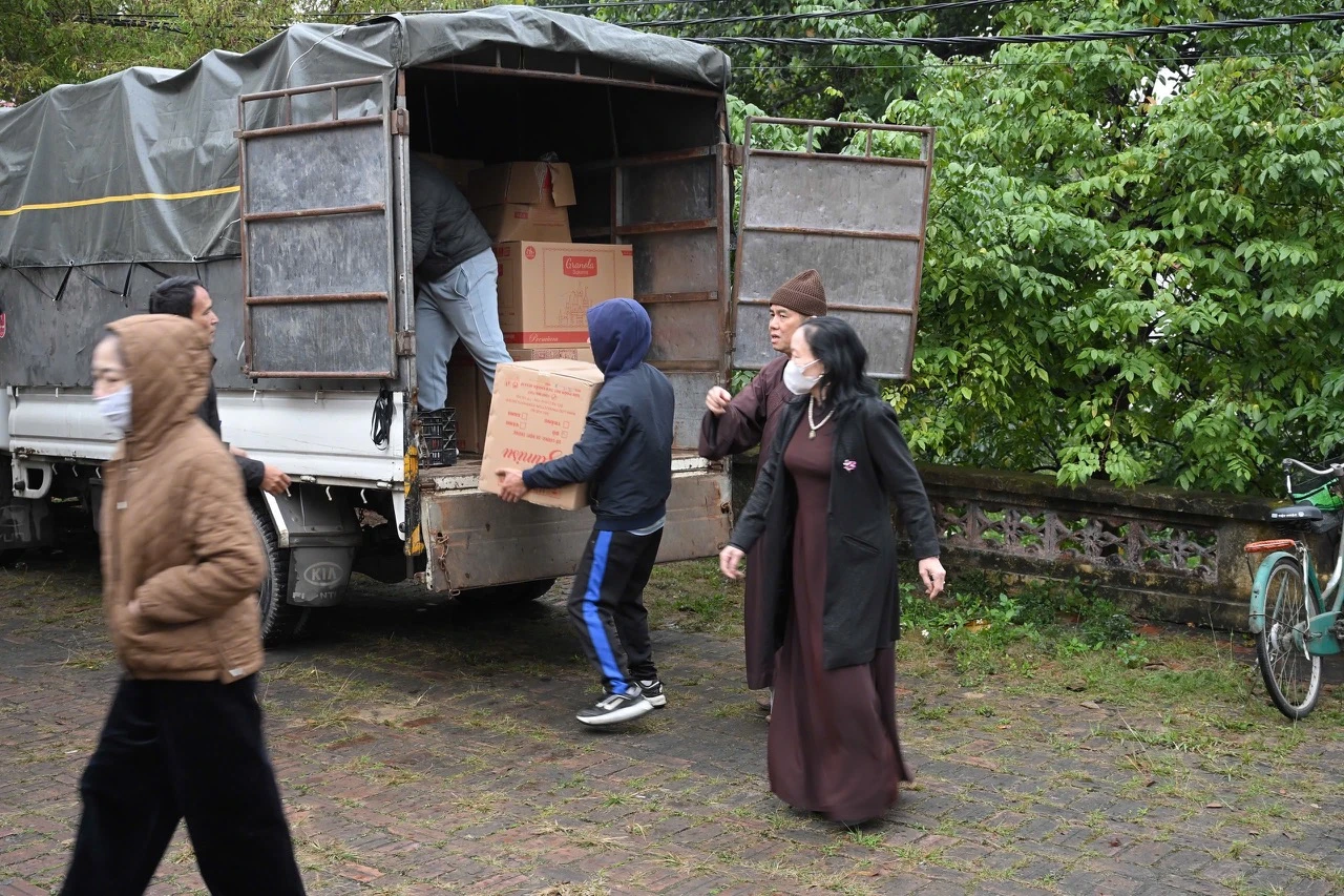 HƠI ẤM TỪ TÂM: KHI YÊU THƯƠNG XUA TAN GIÁ LẠNH-7