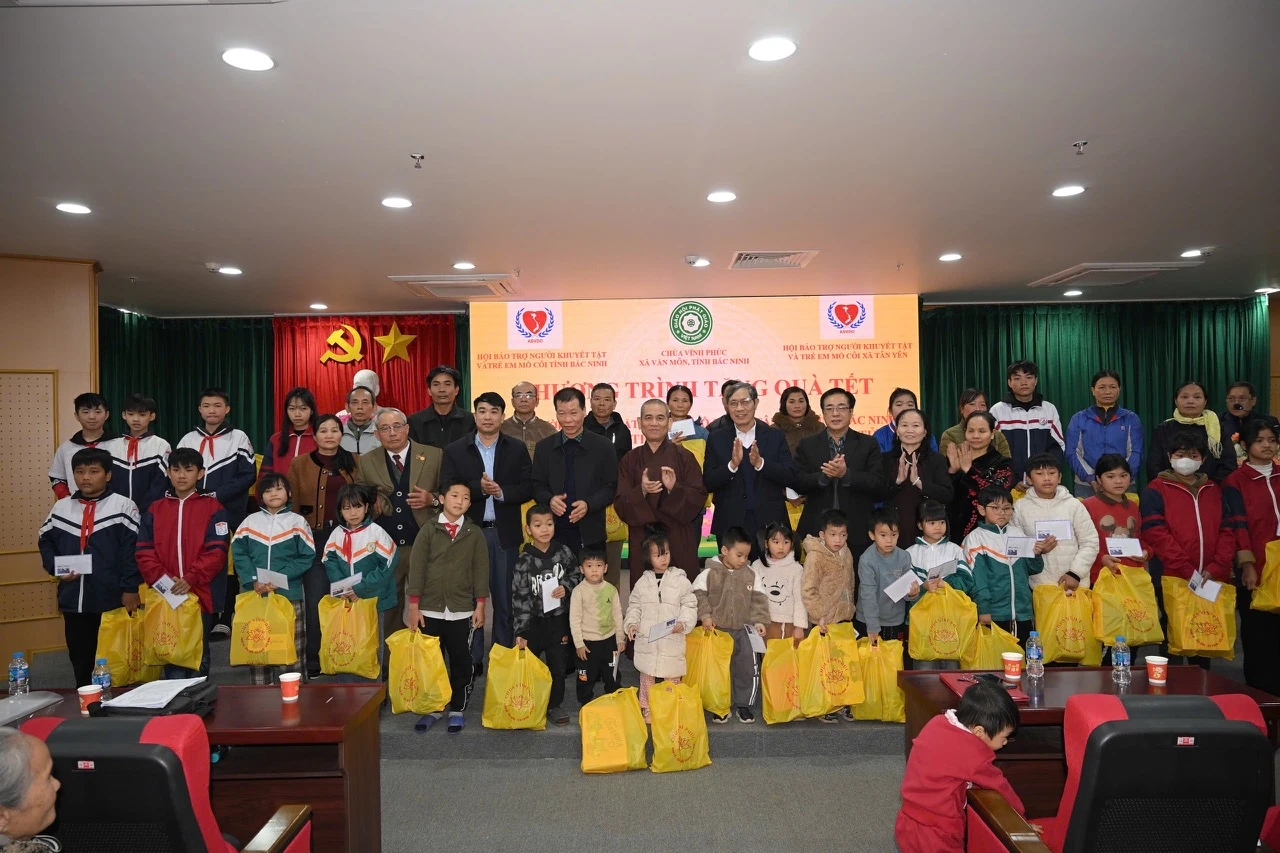 HƠI ẤM TỪ TÂM: KHI YÊU THƯƠNG XUA TAN GIÁ LẠNH-9