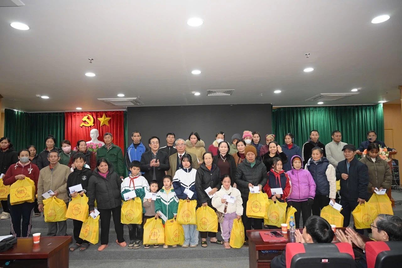 HƠI ẤM TỪ TÂM: KHI YÊU THƯƠNG XUA TAN GIÁ LẠNH-10