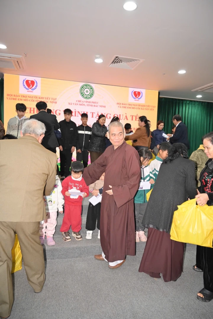 HƠI ẤM TỪ TÂM: KHI YÊU THƯƠNG XUA TAN GIÁ LẠNH-11