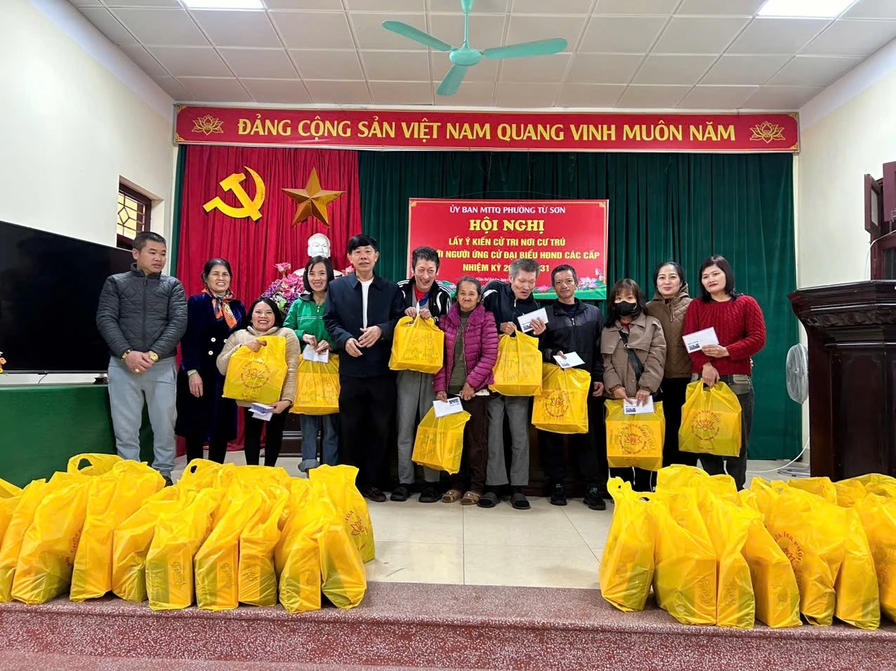 HƠI ẤM TỪ TÂM: KHI YÊU THƯƠNG XUA TAN GIÁ LẠNH-14