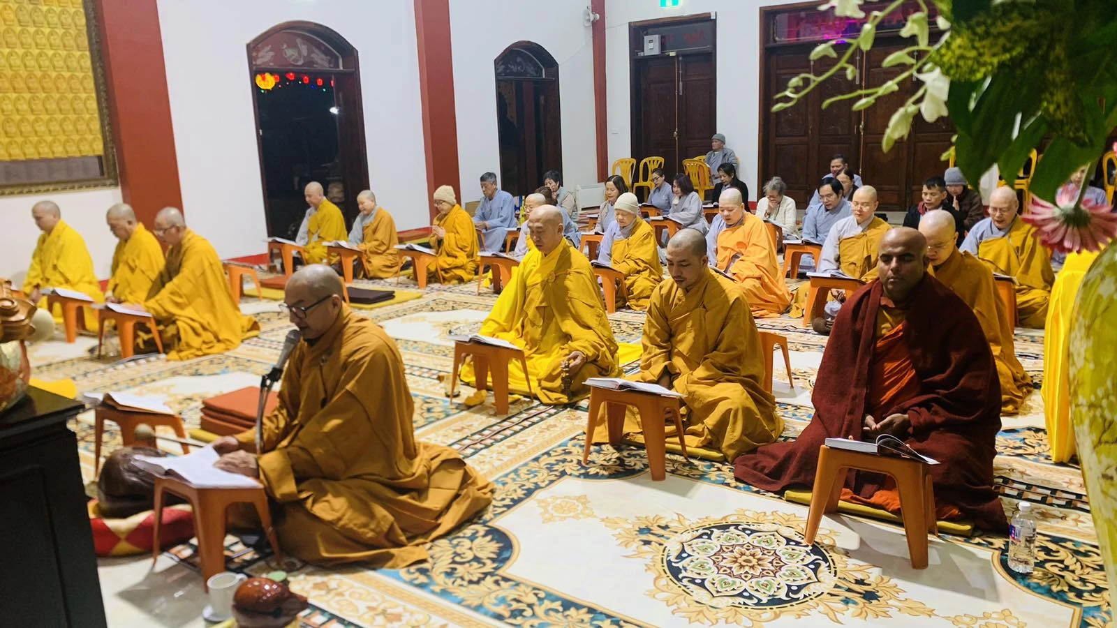 Vài hình ảnh thời khoá Tụng kinh-3