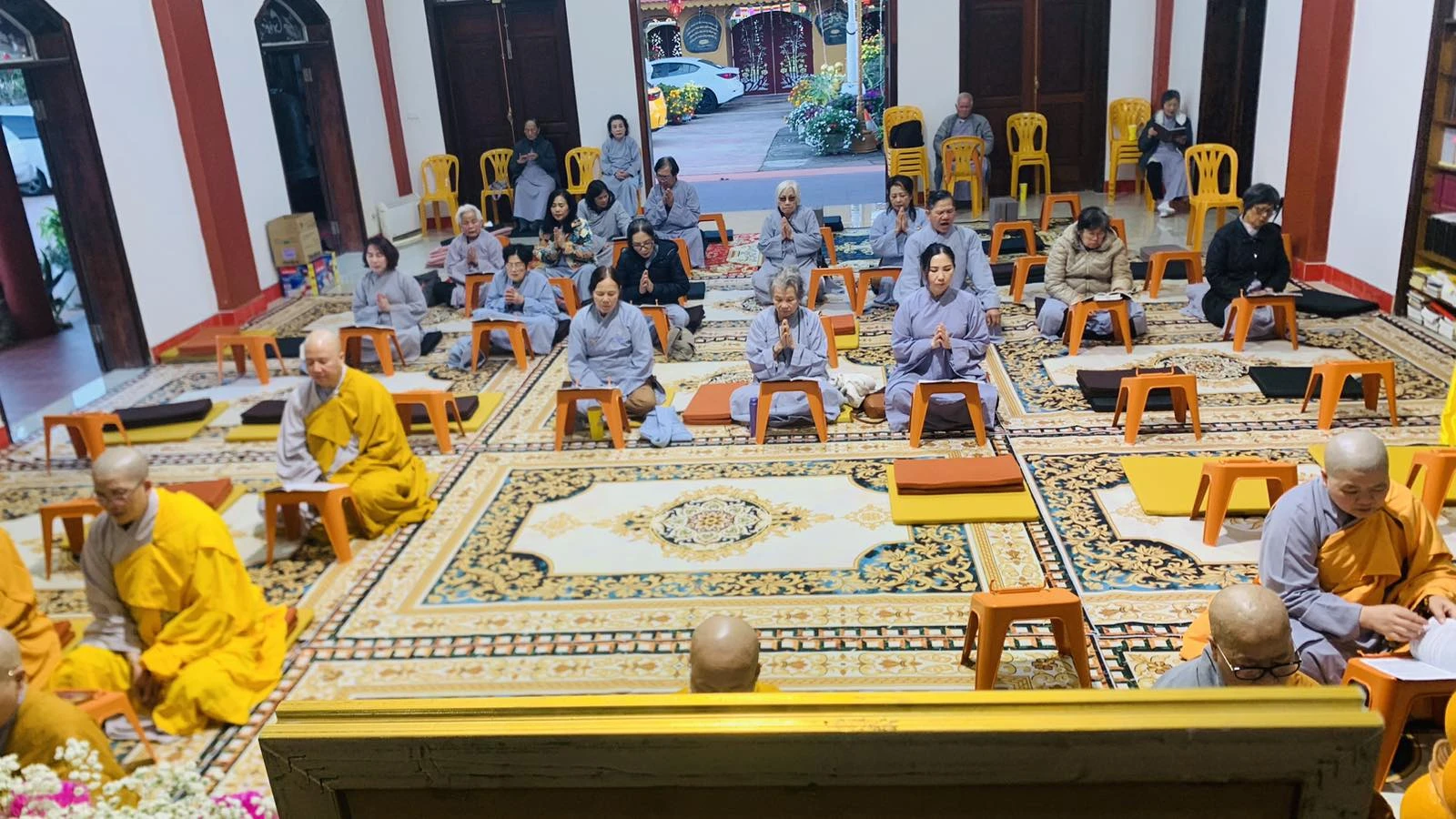 Vài hình ảnh thời khoá Tụng kinh-5