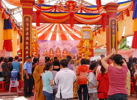 Đặc điểm của Phật giáo Hoa tông ở Nam bộ - Việt Nam