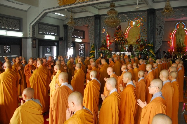 Thách đố lớn của Phật giáo về cách nhìn 'Ngôi báu Tăng bảo'