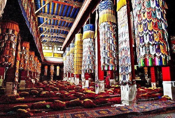 Thay Đổi Và Cố Hữu Trong Các Ngôi Chùa Phật Giáo Tây Tạng