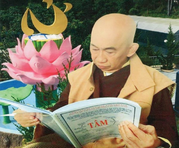 Thích Huệ Đăng, lạm dụng danh xưng