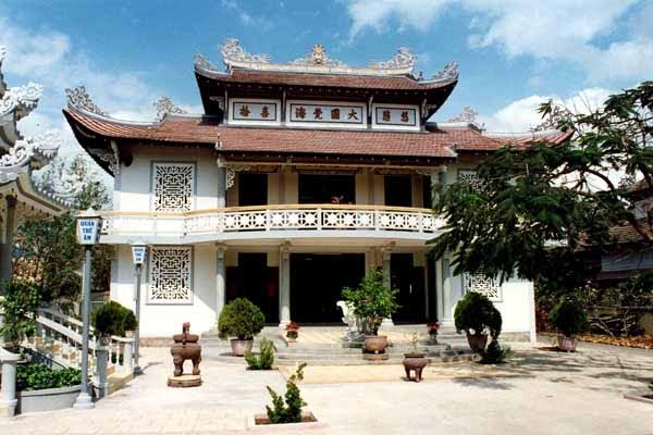 Trong khuôn viên Ni viện Diệu Quang