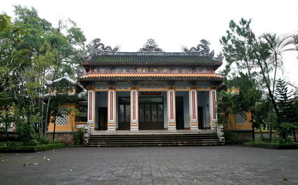 chua-tu-dam-1975