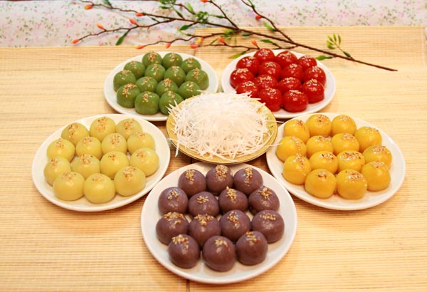 bánh trôi ngũ sắc
