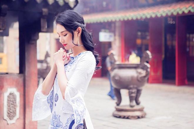 Cần chọn trang phục kín đáo, nhã nhặn để đi chùa